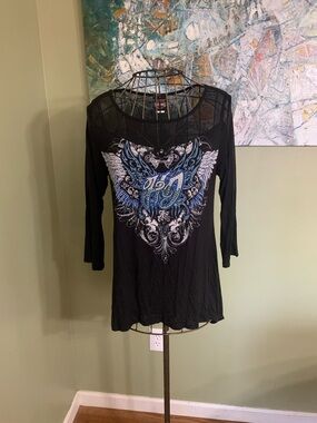 Ladies Harley Davidson hi lo long sleeve shirt in size L.